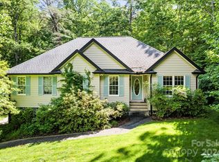 140 Hillside Dr, Swannanoa, NC 28778