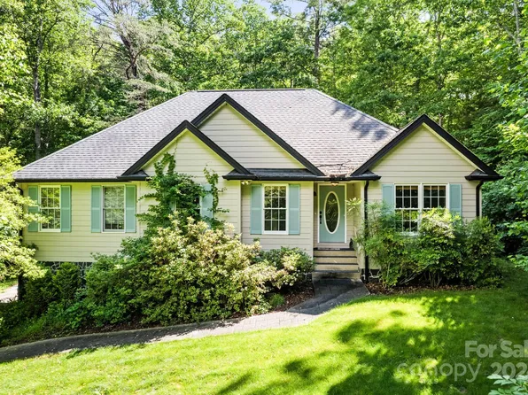 140 Hillside Dr, Swannanoa, NC 28778