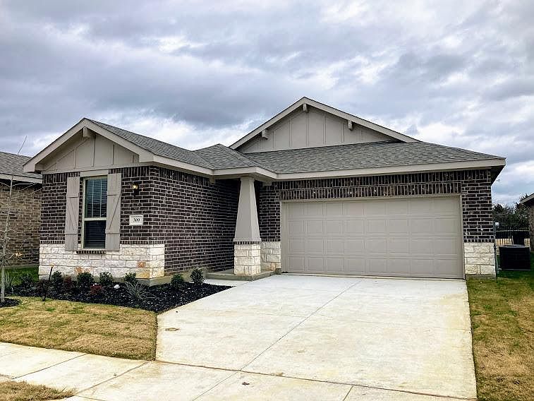 1st image of 320 Rebecca Ln