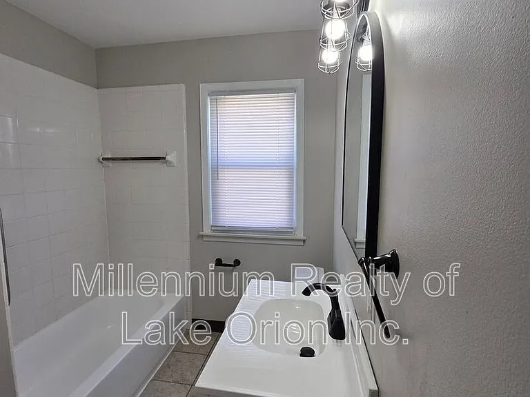 136 W Princeton Ave — Photo 15