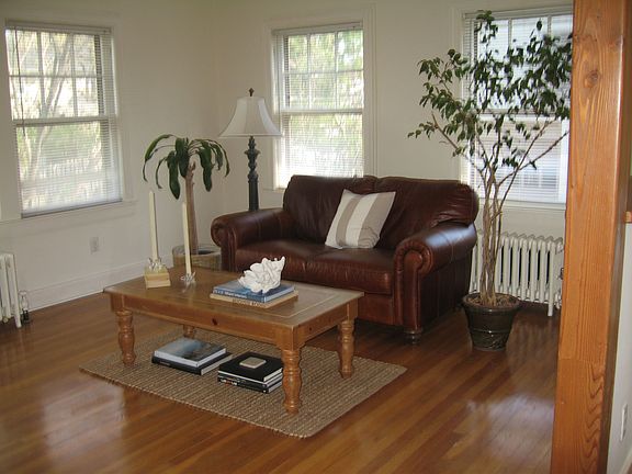 Sundrench livingroom