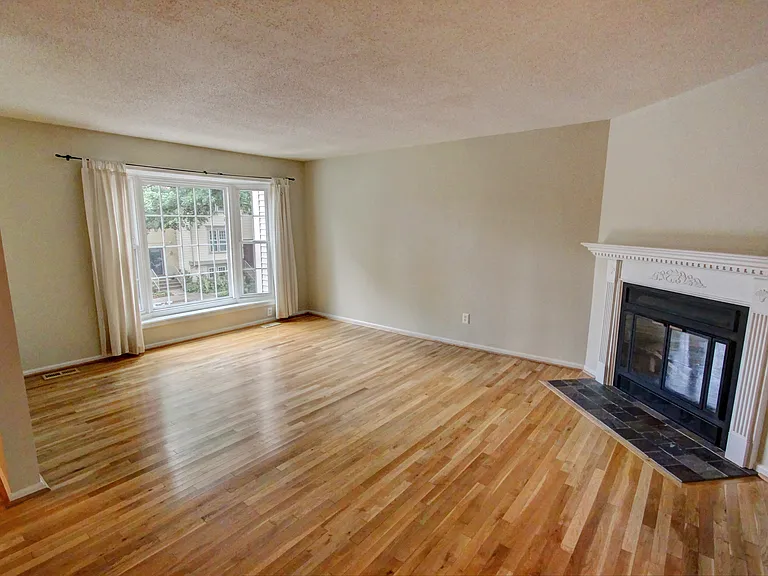4 Fendall Ave — Photo 6