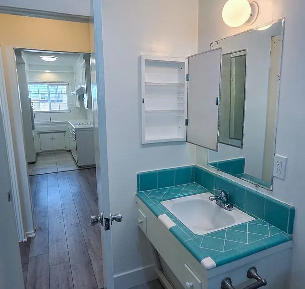 Upstairs Vacancy in West La Habra! — Photo 16