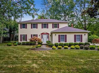 2787 Circlewood Dr, Westlake, OH