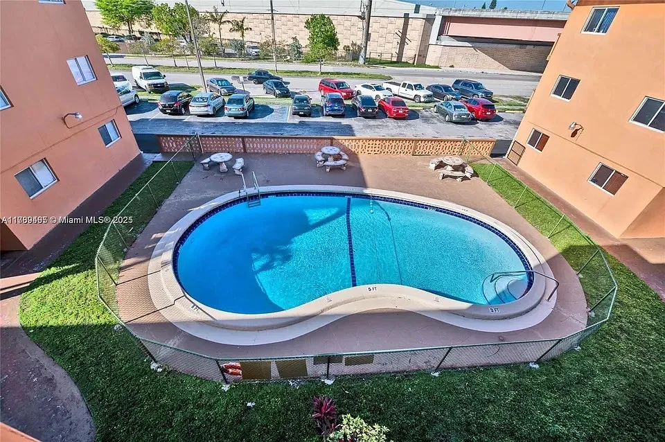 2 bed, 603 sqft, $1,800 — Photo 4