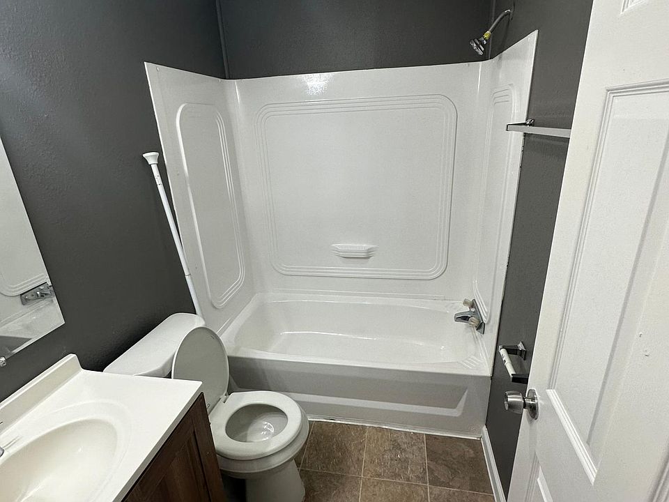 2nd image of 21860 Russell Dr