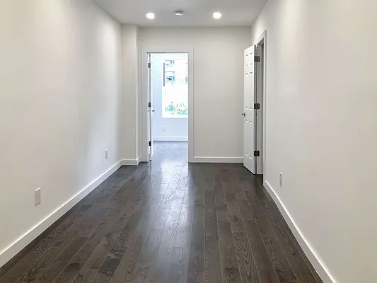 Rented by Kahen Properties | media 8