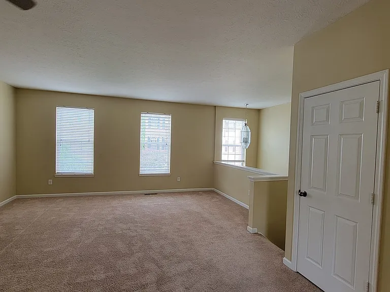 9435 Tanhurst Dr — Photo 13