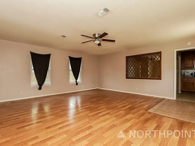 1060 Richmond Dr #1 — Photo 6