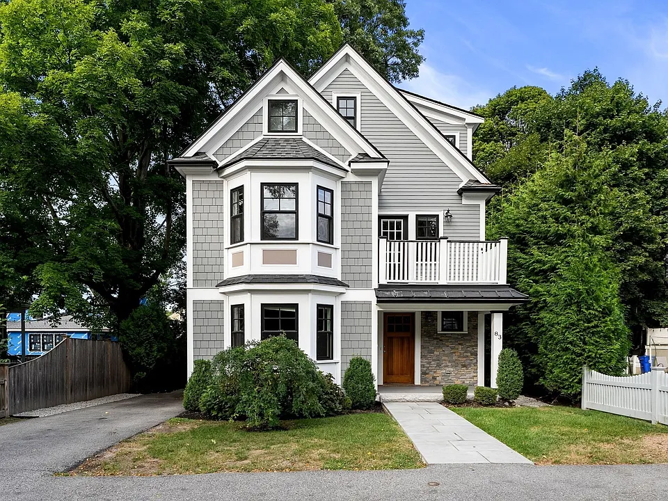83 Irving St