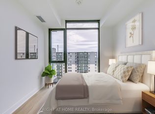 86 Dundas St E #912, Mississauga, ON L5A 1W4