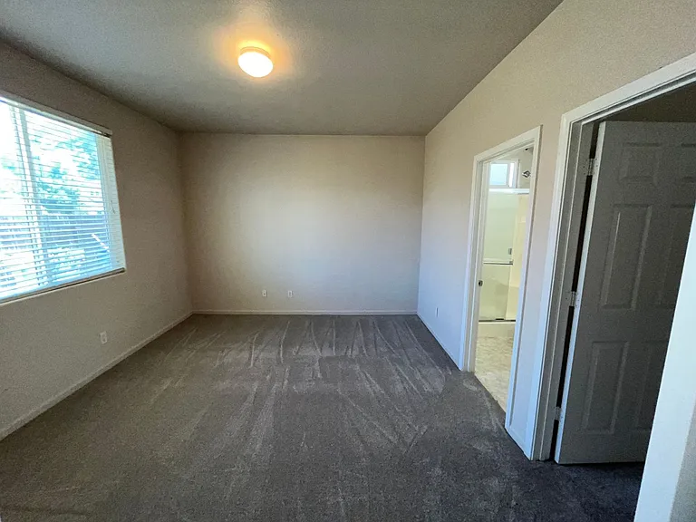 9409 Silver Bridle Way — Photo 12