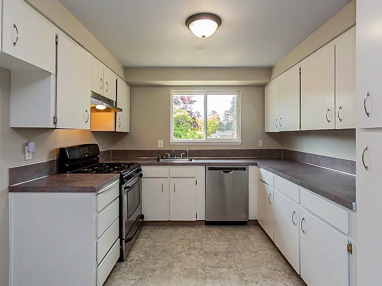 11740 SW 92nd Ave — Photo 11