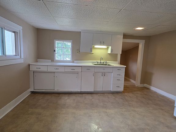 2nd image of 18 Jennings St APT 202
