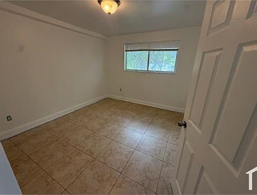 2nd image of 204 NW 10th Ave APT 5