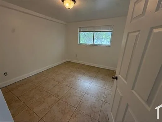 204 NW 10th Ave #5 — Photo 2