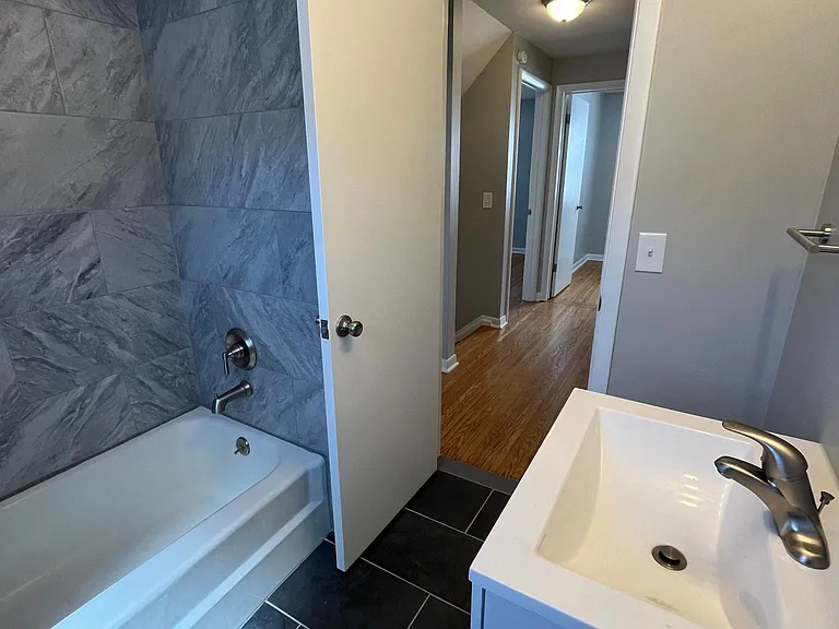 213 Magnolia Ave #B — Photo 17