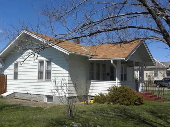 1125 3rd St W, Roundup, MT 59072