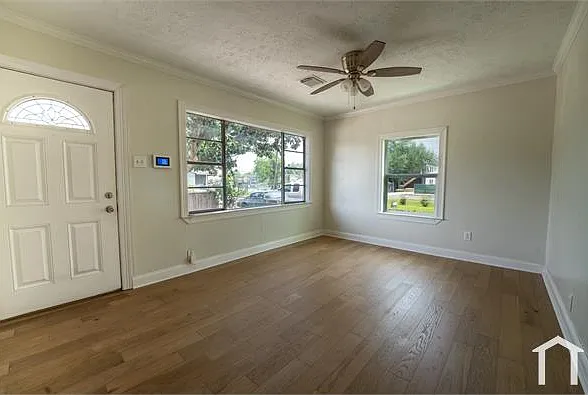 5 bed, 1900 sqft, $2,000 — Photo 3
