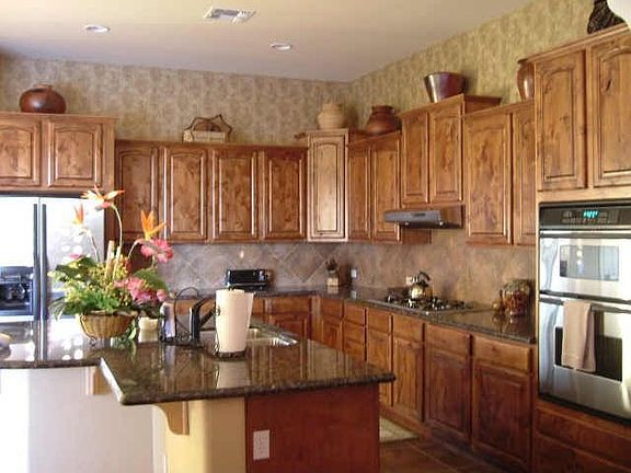 Kitchen w/Granite Counters