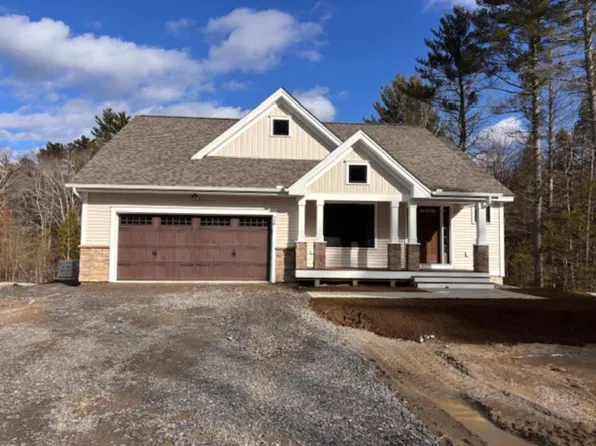 26 Edgewater Way, Brentwood, NH 03833