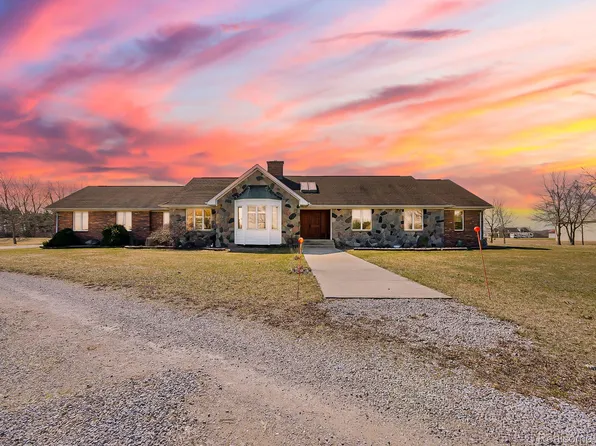 3800 Ready Rd, South Rockwood, MI 48179