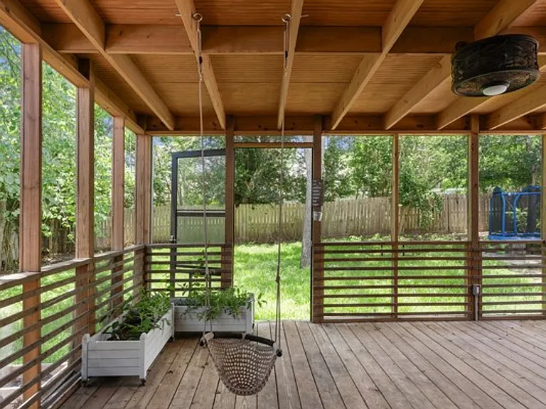 925 Prescott St — Photo 13