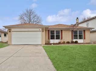 1806 W Magnolia Ln, Mount Prospect, IL 60056