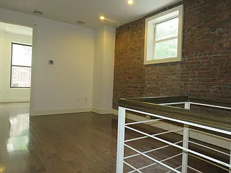 Rented by Rennit Inc.