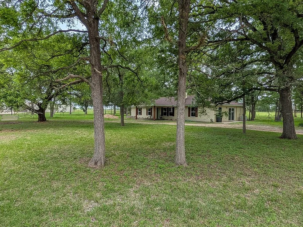4 bed, 3.0 bath, 2430 sqft, $7,000 — Photo 2