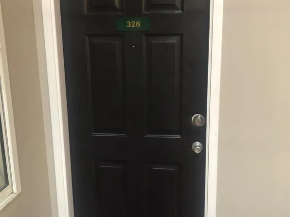 201 S Hoskins Rd APT 328, Charlotte, NC 28208