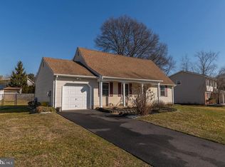 4 Angelique Ct, Hamilton, NJ 08619