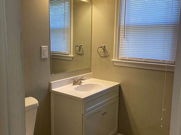 3rd image of 3511 N Main Cir