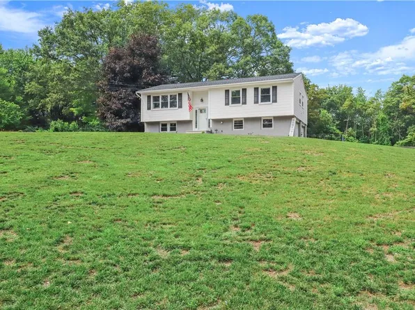 37 Bykenhulle Road, Hopewell Junction, NY 12533