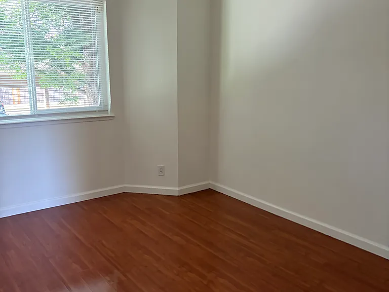 120 Hackamore Ln — Photo 6