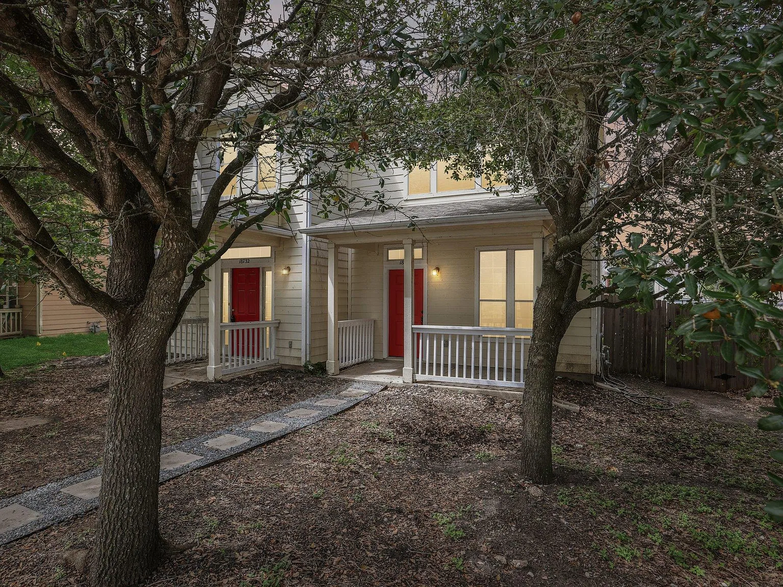 2 bed, 1.5 bath, 1116 sqft, $1,560 — Photo 3