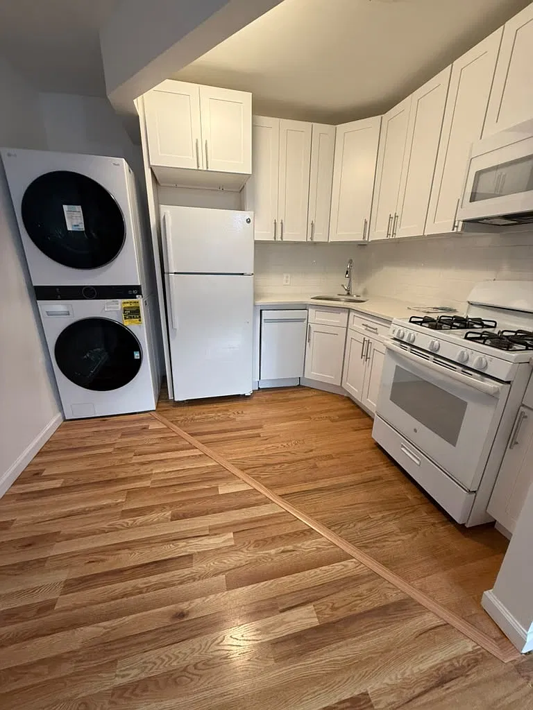 206 Wilson Avenue — Photo 1