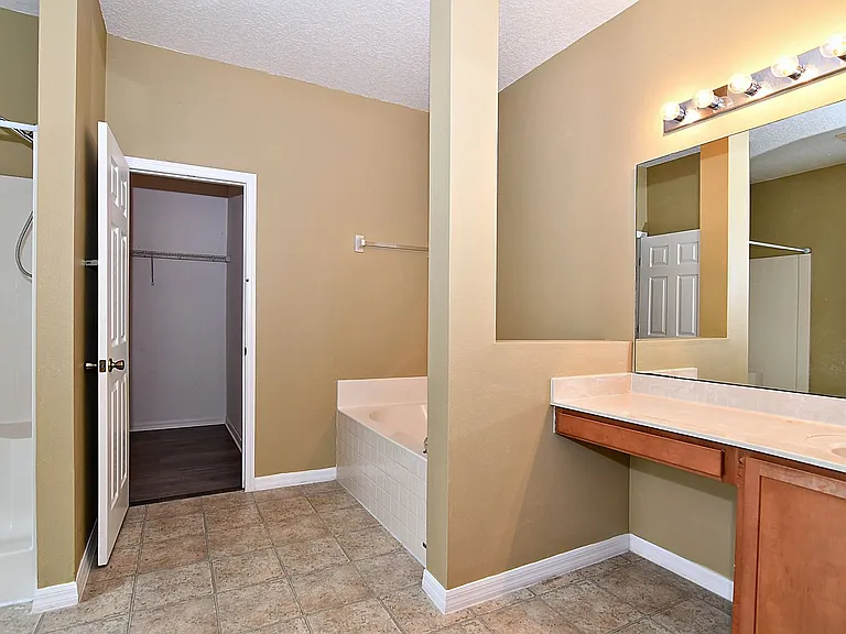 48 Pickering Dr — Photo 21