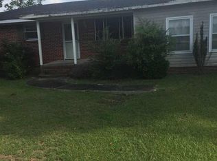 911 N Matthews Rd, Lake City, SC 29560