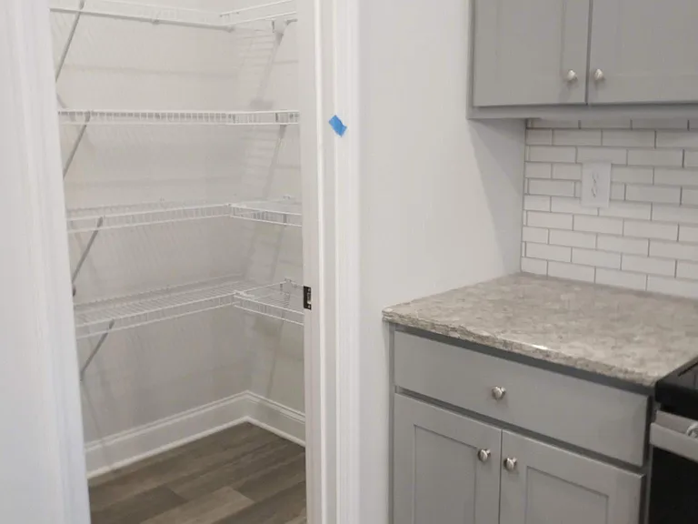 648 Omnia Ct — Photo 14
