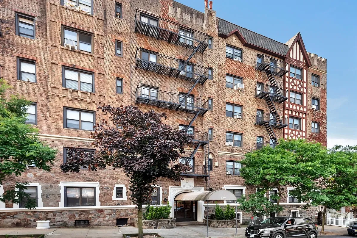 130 Bayridge Parkway #1M in Bay Ridge, Brooklyn | StreetEasy