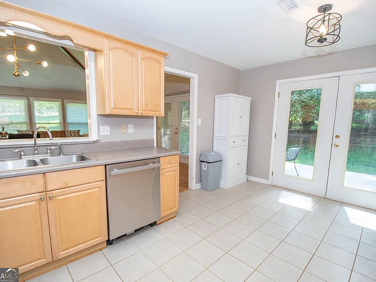 103 Burnham Rise #FURNISHED — Photo 18