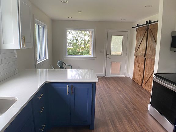 3rd image of 2622 Woodyhill Dr