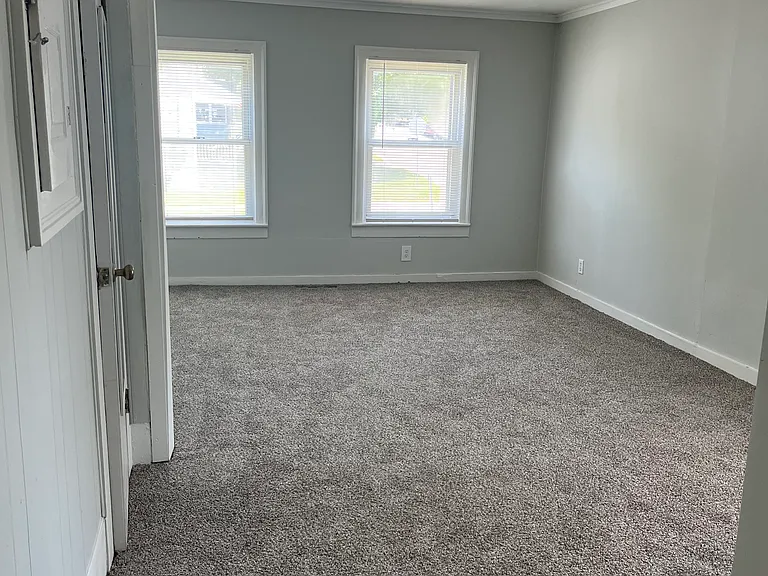 155 W Oneida St — Photo 13