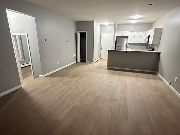 5th image of 10 Green St #102