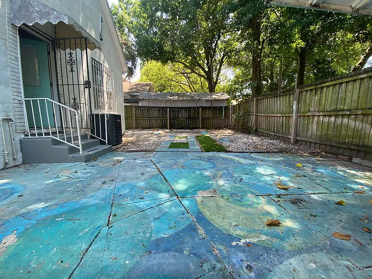 1003 E Columbus Dr — Photo 7