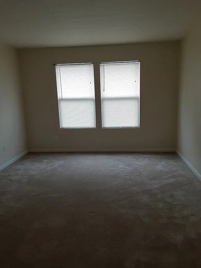 4 bed, 2.5 bath, 1608 sqft, $1,900 — Photo 4