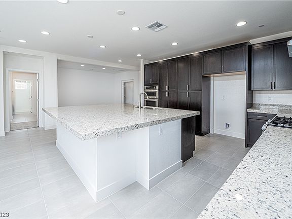 2nd image of 1008 Zurich Ave