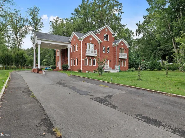 7230 Beverly St, Annandale, VA 22003