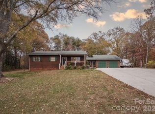 2174 Lynmore Dr, Sherrills Ford, NC 28673